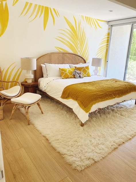 Yellow Beach Themed Bedroom, Pop Of Yellow Bedroom, Green And Yellow Boho Bedroom, Yellow Theme Bedroom Ideas, Yellow Accents Bedroom, Yellow Coastal Bedroom, Tropical Guest Room, Yellow Accent Bedroom, Yellow Room Ideas Bedrooms