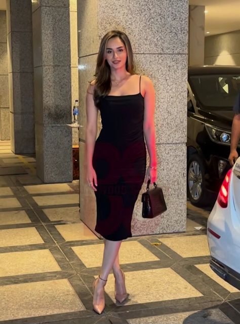 Manushi Chillar Outfits, Party Wear Outfits Western Night Out, Fresher Party Outfit, Party Wear Outfits Western, Night Party Wear Dresses Western, Freshers Party Outfit College, Kriti Sanon Outfits, Western Outfits Women Party, Party Wear Dresses Western