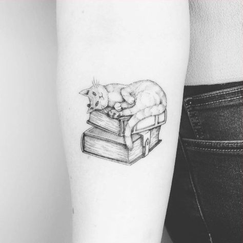 Book Tattoo & Cat Cat Outline Tattoo, Boxing Tattoos, Book Lover Tattoo, Bookish Tattoos, Tasteful Tattoos, World Tattoo, Book Tattoo, Tattoo Designs And Meanings, Spine Tattoos