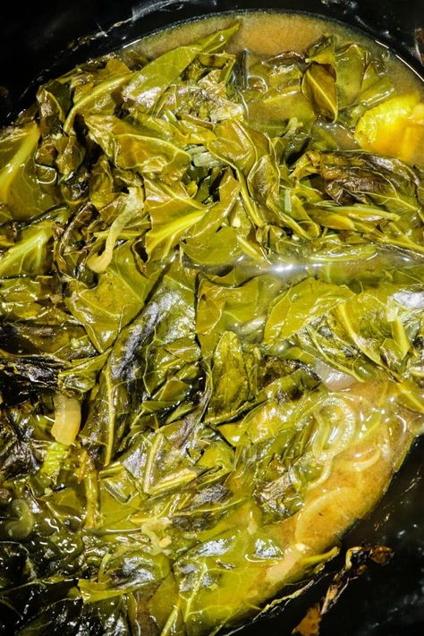 Slow Cooker Collard Greens, Crockpot Greens, Collard Greens Recipe Crockpot, Crockpot Collard Greens, Frozen Chicken Crockpot, Collard Greens With Bacon, Southern Side Dishes, Slow Cooker Roast Beef, Collard Greens Recipe