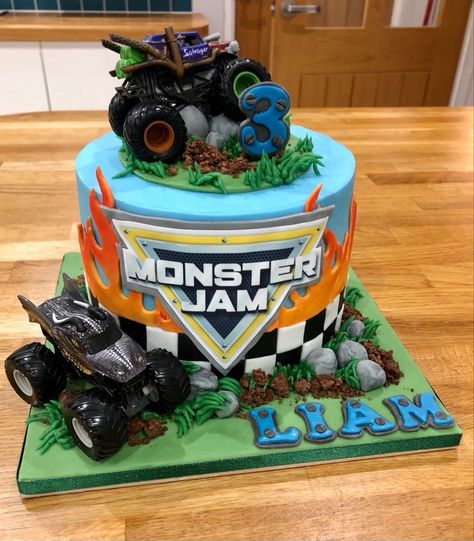 Monster Jam Birthday Cake, Monster Truck Theme Birthday Party, Monster Jam Cake, Monster Truck Birthday Cake, Monster Jam Birthday Party, Bolo Hot Wheels, Monster Jam Birthday, Monster Jam Party, Truck Theme Birthday