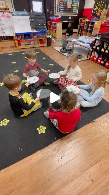 Sharyn Kish on Instagram: "You’ll want to save this game. We call it “Pass the Plate” and you can use it so many ways! My students in this particular group are practicing decoding CVC words. We have used this to practice letter and sound recognition, sight words, number recognition, one more/one less and the list goes on… 💗 You can play with (or without music). You’ll just have to let students know when to stop passing the plate. Small colored plastic plates work great, too and can be used again if using dry erase markers on them. We repeat several times and then extend the activity in some way. 

#kinder #kindergartenactivities #preschoolactivities #firstgrade #secondgradeteacher #iteachtoo #teachersofinstagram #teachersfollowteachers" Pass The Plate Sight Word Game, One Less Activities, Structured Play Activities, One More One Less Activities, One More One Less, Cvc Word Games, Letter Recognition Games, Letter Sound Activities, Structured Literacy