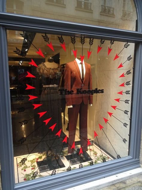 Window Decoration Ideas, Valentines Window Display, Window Display Retail, Decoration Vitrine, Shop Window Stickers, Store Window Displays, Window Display Design, Retail Windows, Store Windows