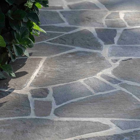 Driveway Paving Pattern, Paving Pattern Landscape, Flexible Aesthetic, Flagstone Walkway, Paving Pattern, Paving Ideas, Crazy Paving, Driveway Paving, Front Walkway