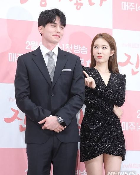 190 Me gusta, 1 comentarios - Dramas Stuff (@dramas_stuff) en Instagram: "Touch Your Heart | Press Conference #TouchYourHeart released January 30, 2019 Broadcast every Wed…" Touch Your Heart Kdrama, Goblin Korean Drama, Yoo In Na, Touch Your Heart, W Two Worlds, Jung So Min, Dong Wook, Korean Couple, Together Again