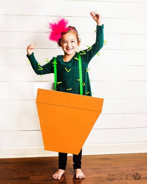 15 DIY Cactus Costume Ideas For Holiday Season - All Sands Flower Pot Costume, Cactus Costume Diy, Cactus Costume, Diy Projects For Adults, Diy Cactus, Cactus Diy, Black Halloween Dress, Dress Up Day, Diy Valentines Crafts