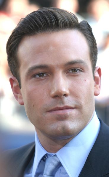 Ben Affleck #TheLuxuryBarber Shop shave: http://www.luxurybarber.com/shave/ Clean Shaven Men, Dramatic Classic, Clean Shaven, Famous Men, Very Happy Birthday, Ben Affleck, August 15, Boy Hairstyles, Male Face