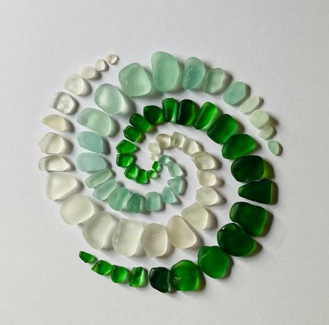 Sea Glass In Resin, Seaglass Mosaic Diy, Seaglass Resin Art, Young Enterprise, Sea Glass Diy, Seashell Art Diy, Sea Glass Artwork, Crafts 2023, Sea Glass Art Diy