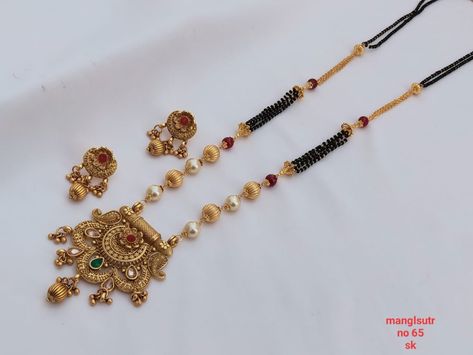 Latest Magal Sutra Design, Rajwadi Mangalsutra Design, Devi Images, Unique Gold Jewelry Designs, Mangalsutra Design, Locket Design, Black Beads Mangalsutra Design, Beads Collection, New Gold Jewellery Designs