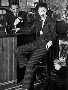 Lady Lancaster, Style Androgyne, Desolation Row, Deco Punk, Men In Suits, Career Woman, Pinstripe Suit, Fashion Lady, Office Attire