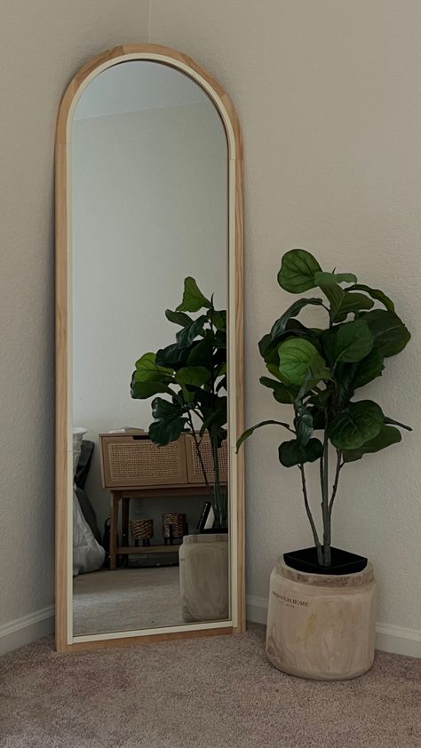 wooden mirror with plant in front of it Long Mirror In Bedroom Aesthetic, Long Mirror In Bedroom, Console Table Decor Ideas, Room Mirror Ideas, Console Table Decor, Table Decorations Ideas, Mirror Decor Ideas, Stylish Room Decor, Rental Home Decor