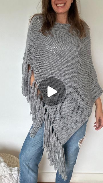 Oma hecho a mano on Instagram: "Hola,  Nuevo poncho Angie, tejido a dos agujas en punto jersey. Hecho con una combinación de lana merino e hilo de algodón.   Es súper liviano, abrigado y muy cómodo. Ideal para estos primeros frescos del otoño.   Modelo asimétrico, que se adapta a todos los talles y medidas.   Escribinos para encargarnos el tuyo!   PROMO LANZAMIENTO: PRECIO PRE ORDER por unos días!   #tejidoamano #dosagujas #crochet #hechoamano #handmade #herenciafamiliar #knitting #tejidos #ponchostejidos #ponchostejidosamano #ponchostyle #ponchos" Poncho Crochet, Crochet Poncho, April 13, Ponchos, Pre Order, Knitting, Crochet, On Instagram