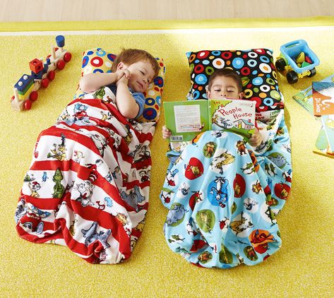 Sleeping Bag Diy, Diy Sleeping Bag, Sleeping Bag Pattern, All People Quilt, Toddler Sleeping Bag, Kids Sleeping Bags, Diy Toddler, Toddler Sleep, Read A Book