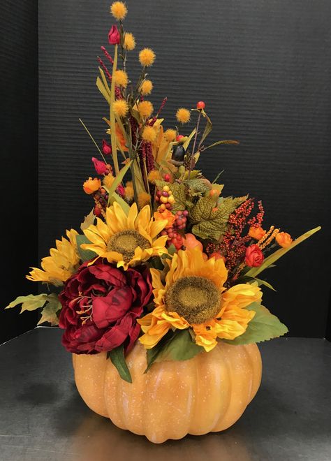 Sunflower Pumpkin 2017 by Andrea Fall Arrangements Floral Design, Pumpkin Flower Centerpiece, Flower Arrangements Ideas, Pumpkin Floral Arrangements, Fall Floral Arrangement, Fall Pumpkin Centerpieces, Sunflower Pumpkin, Pumpkin Arrangements, Fall Flower Arrangements