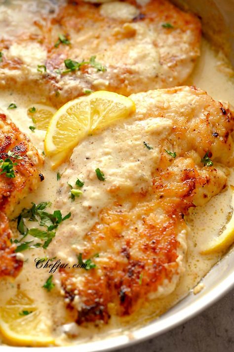 Creamy Lemon Pepper Chicken, Lemon Chicken Dinner, Creamy Lemon Sauce, Ground Chicken Burgers, Chicken Fillets, Creamy Lemon Chicken, Seared Chicken, Pan Seared Chicken, Lemon Pepper Chicken