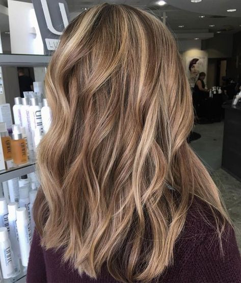 hair Carmel Low Lights Blonde, Highlights Grown Out, Brown To Blonde Transition, Light Brown Hair With Highlights And Lowlights, Balayage Ombre Hair, Going Blonde, Brown Ombre Hair, Balayage Ombre, Ombré Hair