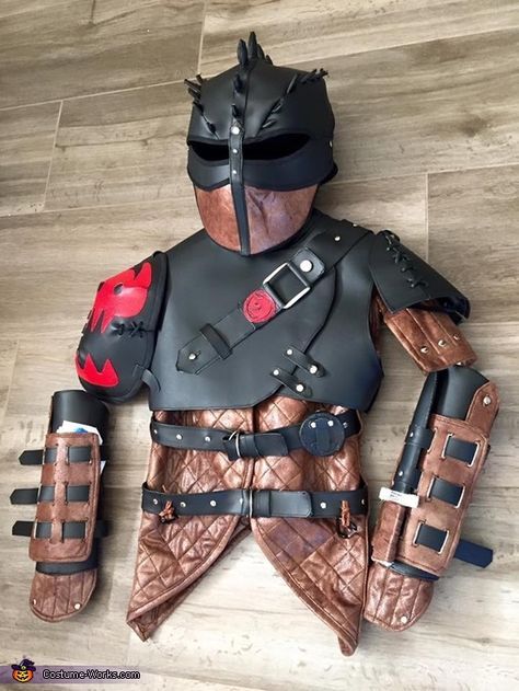 Hiccup the Dragon Trainer Homemade Costume                              … Httyd Hiccup Cosplay, How To Train Your Dragon Costume, Hiccup Armor, Hiccup Cosplay, Hiccup Costume, Astrid Cosplay, Zombie Couple Costume, Toothless Costume, Boys Halloween Costumes Diy