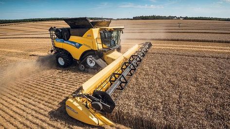 New Holland Combine, New Holland Agriculture, Big Tractors, Tractor Accessories, Farming System, Agriculture Machinery, Combine Harvester, New Tractor, Agriculture Industry