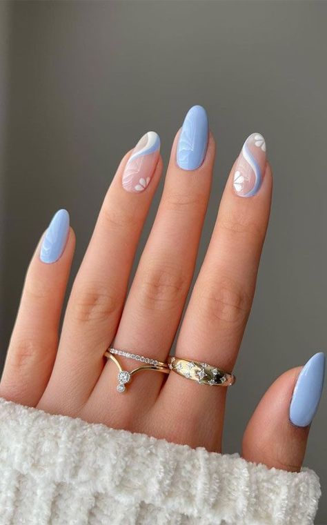 Baby Blue Almond Nails Designs, Acrylic Nail Ideas For School, Unghie Sfumate, Cute Simple Nails, Simple Gel Nails, Summery Nails, Flower Nail Designs, Blue Nail Designs, Short Acrylic Nails Designs