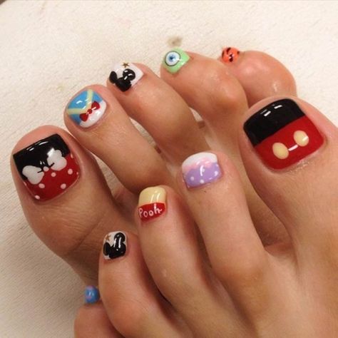 *disney_nail Toe Nail Ideas, Mouse Nail Art, Mickey Mouse Nail Art, Disney Nail Art, Easy Toe Nail Designs, Toenail Designs Summer, Simple Toe Nails, Disney Nail Designs, Kutek Disney