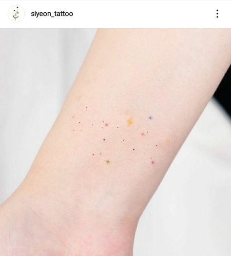 Sprinkle Tattoo Design, Confetti Tattoo Ideas, The Rest Is Confetti Tattoo, Sprinkle Tattoo, Confetti Tattoo, Lana Tattoo, Minimalistic Tattoo, Kunst Tattoos, Minimal Tattoo