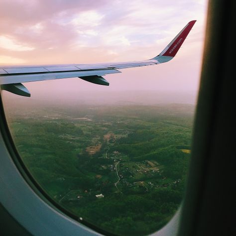 Kendra Syrdal | Thought Catalog Airplane Aesthetic, Airplane Window, Flight Ticket, Landscaping Company, Green Lawn, Window View, Photography Design, Photoshop Actions, Carry On Bag