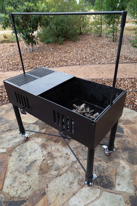 Chuck Wagon Cooking, Cowboy Cooking Outdoor, Bbq Stand, Fire Pit Cooking, Barbecue Design, Dutch Oven Camping, Cooking Design, Bbq Pizza, Food Equipment