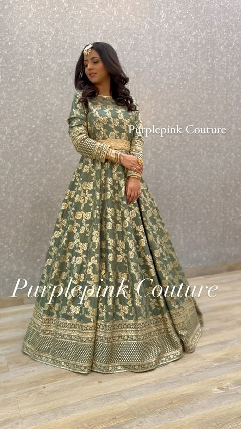 purplepinkcouture on Instagram: ANARA !! Outfit details : Floor length anarkali : silk base banarsi weaving with heavy zari and sequins border Dupatta : net base with… Frock Lehnga Design, Heavy Gowns Indian Wedding Dresses, Banarsi Dress Designs Pakistani, Banarsi Lehanga Designs, Banaras Anarkali Dresses, Anarkali Border Designs, Heavy Traditional Indian Dresses, Border Saree Dress Pattern, Banarsi Saree Dress Design Ideas