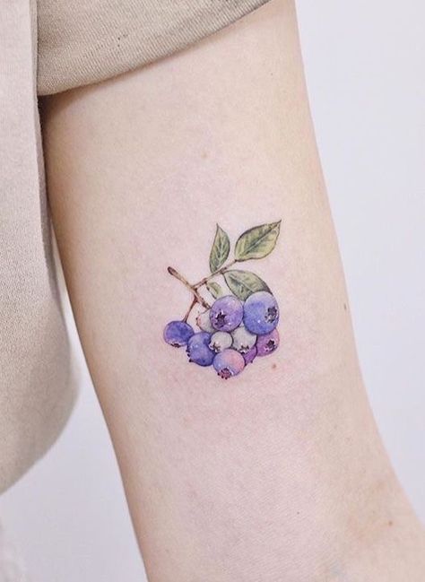 Blueberry Flower Tattoo, Strawberry And Blueberry Tattoo, Berry Tattoo Ideas, Heemee Tattoo, Berry Tattoos, Tattoo Design Meaning, Berries Tattoo, Berry Tattoo, Lisbon Tattoo