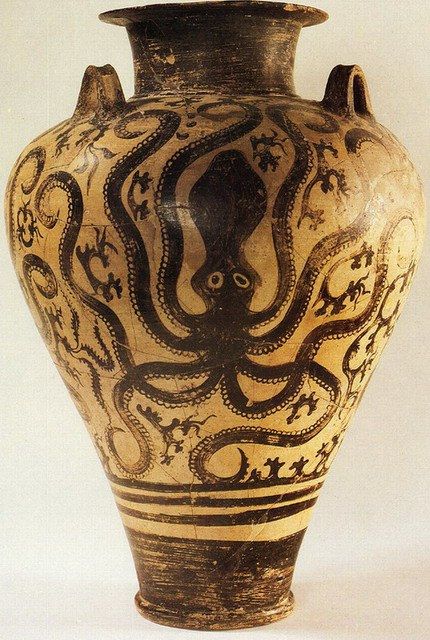 Minoan "Palace style," vessel (ca. 15th century BCE, Athens National Museum) Mythology Ceramics, Mycenaean Pottery, Pottery Octopus, Ancient Minoan, Minoan Art, Ancient Greek Pottery, Octopus Necklace, Motif Art Deco, Ancient Greek Art