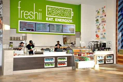 There's a new breed of fast casual restaurants—meet the places making healthy meals that will help you lose weight fast. Healthy Restaurant Design, Fast Food Nutrition, Healthy Fast Food Restaurants, Juice Bar Design, Healthy Restaurant Food, Casual Restaurant, Fast Food Places, Fast Casual Restaurant, Healthy Restaurant