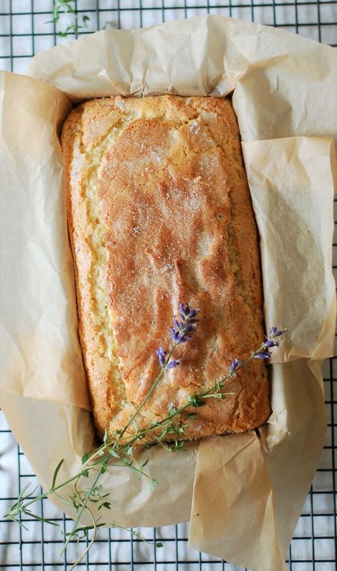 Lavender Loaf Cake, Lavender Dishes, Herbal Baking, Thyme Dessert, Lavender Bread Recipe, Honey Lavender Cake, Lavender Tea Bread, Spring Bakes, Lavender Bread