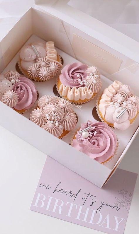 59 Pretty Cupcake Ideas for Wedding and Any Occasion : Blush and Dusty Rose cupcakes Wedding Cake With Cupcakes, Navy Cupcakes, Deco Cupcake, Cupcake Piping, Cupcake Decorating Tips, Fancy Cupcakes, Pretty Cupcakes, Cupcake Cake Designs, Buttercream Cupcakes