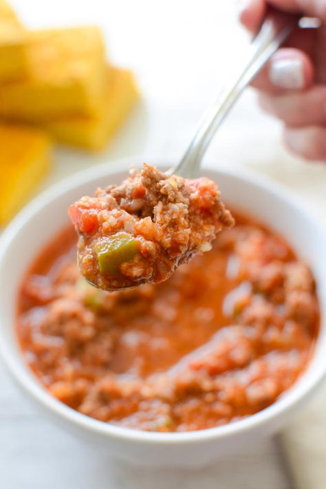 Paleo Stuffed Pepper Soup can be ready in less than an hour. Great for a weeknight when you need a little TLC. Paleo Stuffed Peppers, Whole30 Soup Recipes, Fake Ginger, Bean Chili Recipe, Grain Free Diet, Soup With Ground Beef, Paleo Soup, Stuffed Pepper, Paleo Crockpot