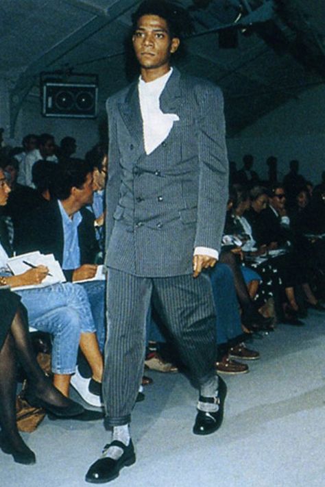 When Jean-Michel Basquiat and Dennis Hopper walked for Comme des Garçons Basquiat Fashion, Comme Des Garcons Runway, Jean Michel Basquiat Art, Jm Basquiat, Armani Suits, Basquiat Art, Rei Kawakubo, Jean Michel Basquiat, Jean Michel