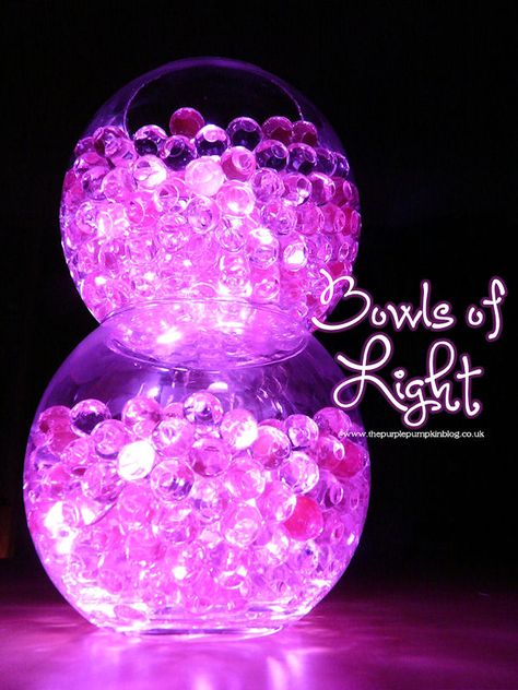 How to create amazing Bowls of Light, from Gel Deco Beads & LED Lights. From www.thepurplepumpkinblog.co.uk Purple Party Ideas Decorations, Fish Bowl Vases, Purple Diy, Purple Room Decor, Purple Room, Art Lamps, Tafel Decor, Diy Bowl, Purple Pumpkin