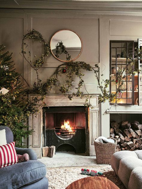 The gorgeous Zara Home Christmas 2019 collection Firebox Zara Home Design, Luxe Dining Room, Zara Home Christmas, Willow Crossley, Christmas At Home, Christmas Fireplace Decor, Cosy Home, English Cottage Style, Christmas Fireplace