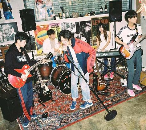 Garage Band Aesthetic, Museum Movie, Nam Taehyun, Band Aesthetic, Fotografi Digital, Garage Band, Photography Aesthetic, I'm With The Band