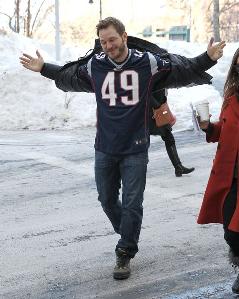 Chris Pratt and Chris Evans Honor Their Super Bowl Bet With Adorable Kids Actor Chris Pratt, Marvel Actors, Chris Pratt, Star Lord, Chris Evans, In Boston, Celebrity Pictures, Super Bowl, Actors & Actresses