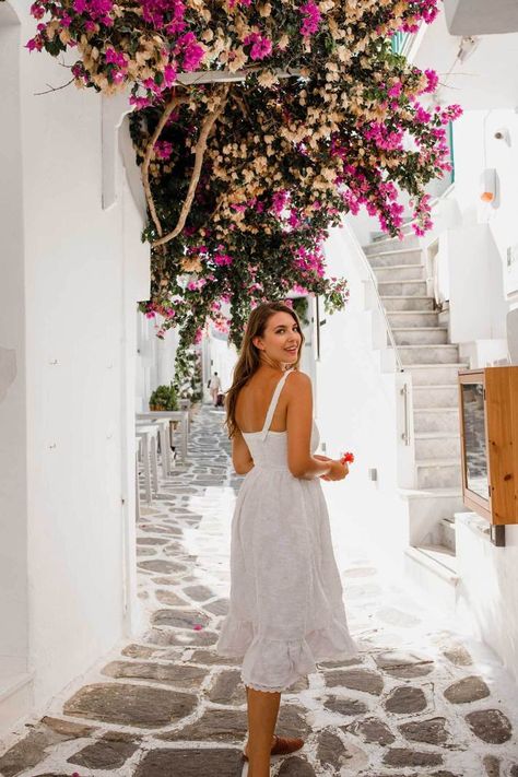 Athens Street Style Greece, Athens Street Style, Greece Wallpaper, Naoussa Paros, Travel Photography Europe, Paros Greece, Greek Vacation, Mediterranean Travel, Travel Pose