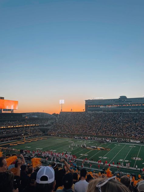 Football Fall Aesthetic, Fall Football Aesthetic, Mizzou Aesthetic, Football Season Aesthetic, Mizzou Campus, Mizzou Game Day, College Football Aesthetic, Monthly Manifestation, Football Game Aesthetic