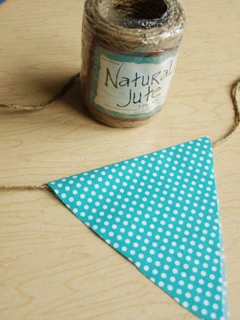 Fabric Banner Diy, How To Make Bunting, American Flag Bunting, Bunting Tutorial, Make Bunting, Bunting Diy, Burlap Bunting, Diy Banner, Fabric Bunting