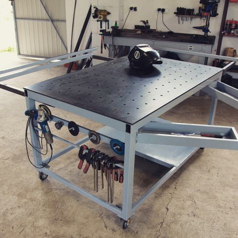 Metal Work Bench Ideas, Welding Bench Ideas, Metal Work Bench, Metal Work Table, Welding Bench, Welding Table Diy, Garage Workbench Plans, Welding Gear, Welding Tables