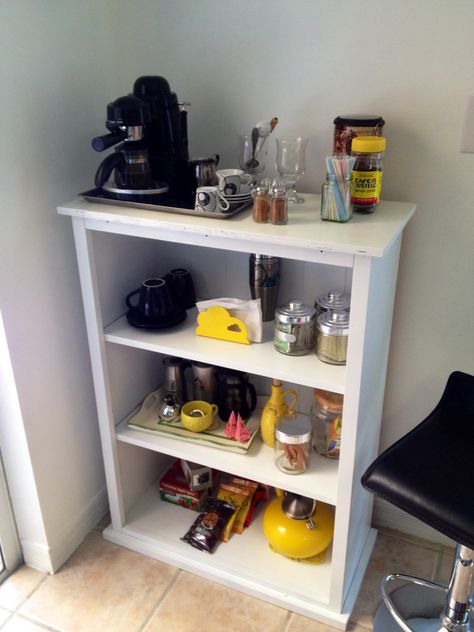 Diy coffee station from a bookshelf. Diy Coffee Station, Pantry Laundry, Farmhouse Coffee Bar, Tea Station, Dorm Life, Coffee Corner, Apartment Decorating, Diy Coffee, Coffee Station