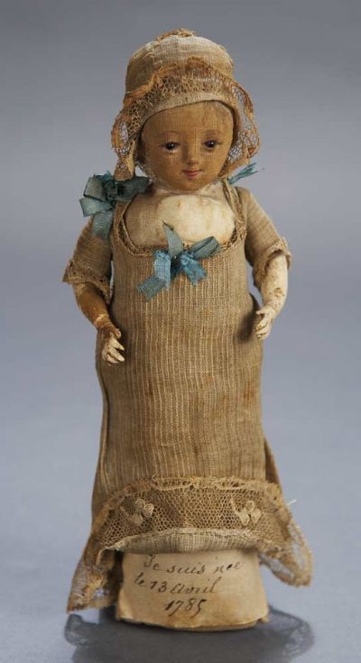 The Legendary Spielzeug Museum of Davos: 159 Very Early and Exquisite French Cloth Taufling Doll with 1785 Date French Dolls, Primitive Dolls, Old Dolls, April 13, Wooden Dolls, Dollhouse Dolls, The Doll, Vintage Doll, Antique Toys