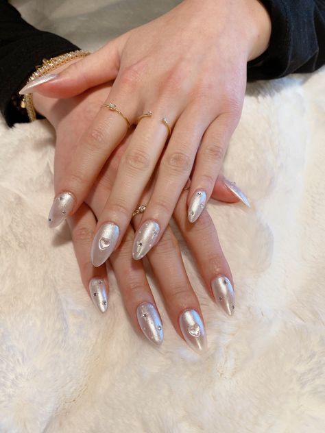 Douyin Heart Nails, Silver Douyin Nails, Clear Heart Nails, Chrome Nails Heart, Silver Heart Nails, Jimin Nails, Summer 2023 Nail Trends, Toenail Designs Summer, White Chrome Nails