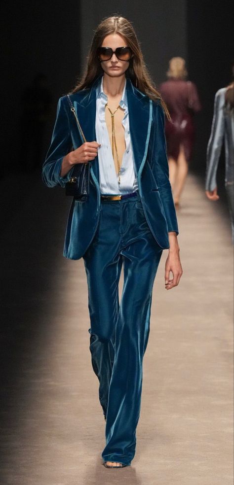 Gucci Campaign, Tom Ford Dress, House Of Versace, Milan Fashion Week Runway, Tom Ford Gucci, Spring Runway, Tom Ford Suit, American Fashion Designers, Spring 2024