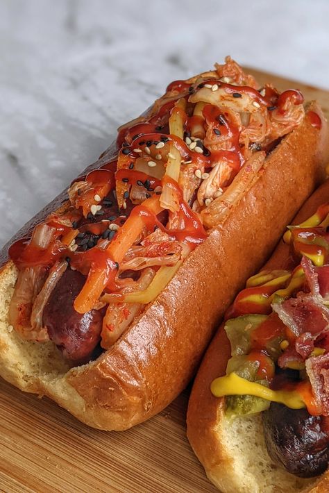 Hot Dog Toppings Ideas, Veggie Hotdogs, Spicy Hot Dog, Kimchi Hot Dog, Hot Dog Recipes Creative, Finger Hot Dogs, Sausage Sandwich Recipes, Summer Pesto, Hot Dog Recipe