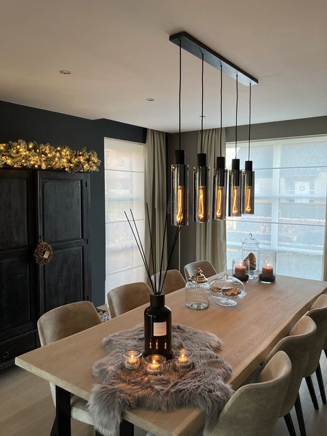 Dinning Lamps Ideas, Dinning Table Lighting, Eating Table Dining Rooms, Dinner Table Lighting, Dining Lighting Ideas, Dining Table Lighting Ideas, Dining Table Lights, Lights Over Dining Table, Kitchen Light Fixtures