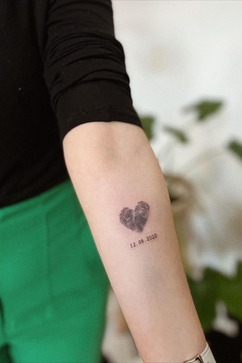 Couple Tattoo Heart, Simple Couples Tattoos, Couple Wrist Tattoos, Fingerprint Heart Tattoos, Fingerprint Tattoos, Delicate Tattoos For Women, Couple Tattoos Unique Meaningful, Tattoos For Couples, Tattoos Cute